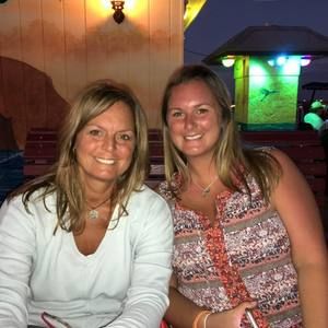 Meet your Posher, Leigh